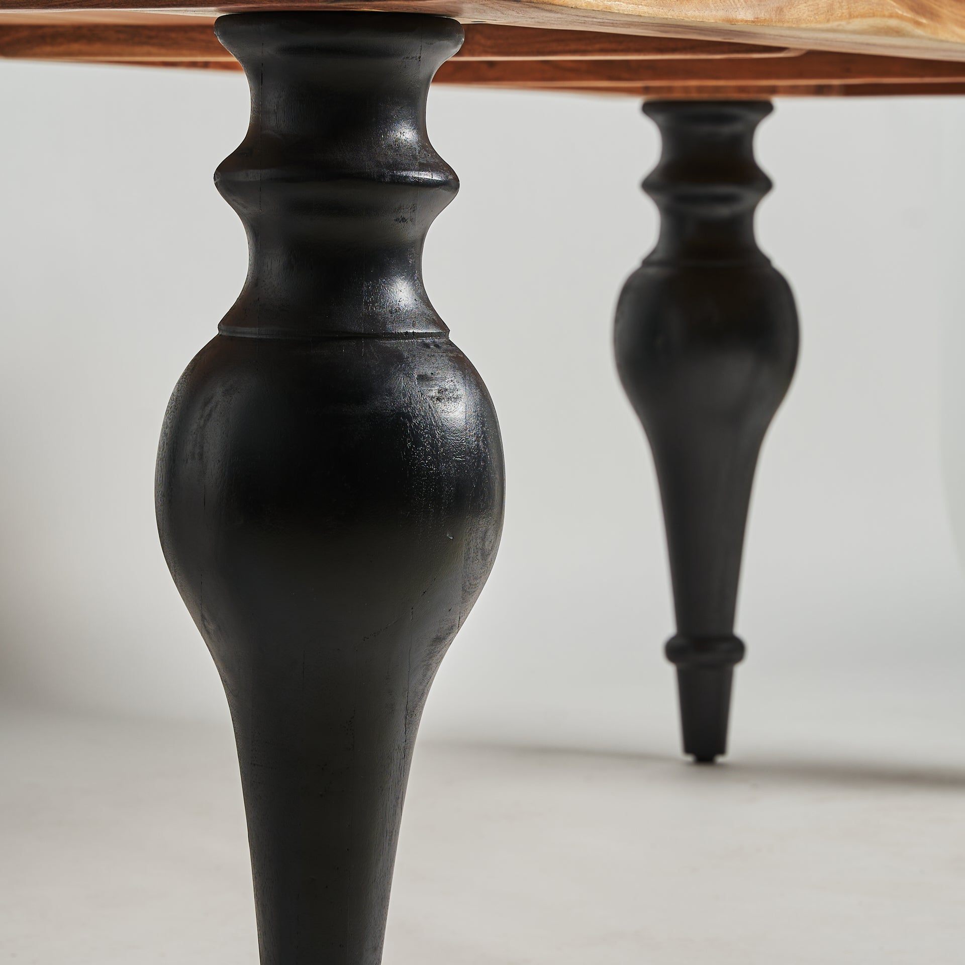 ZENICA DINING TABLE